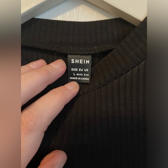 2 for $6 Mock neck crop top - Picture 3 of 4